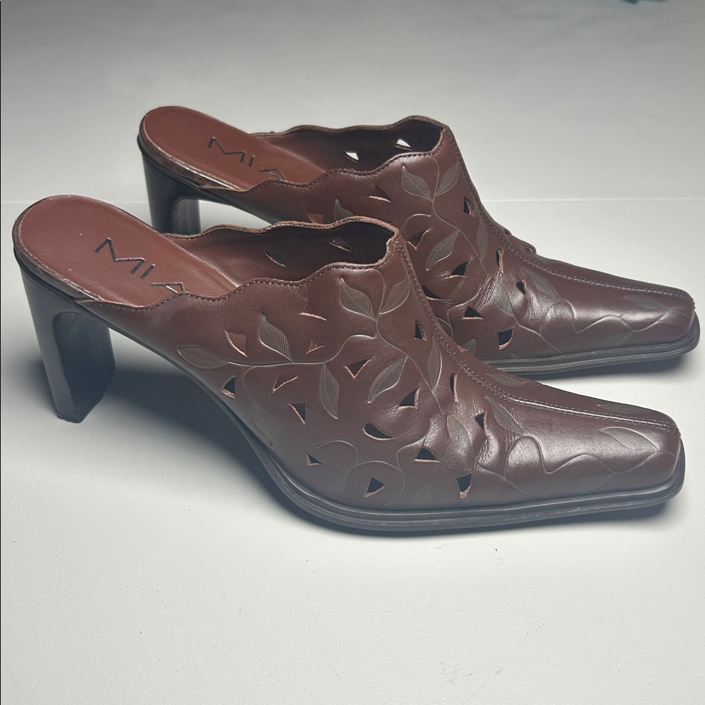 MIA Western Mules Women's Size 8 MIA Brown Leather Leaf Cut Out Slip On Heel